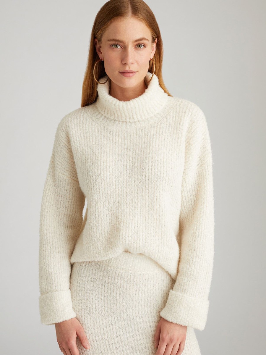 Women 525 America | Vida: Boucle Turtleneck Pullover